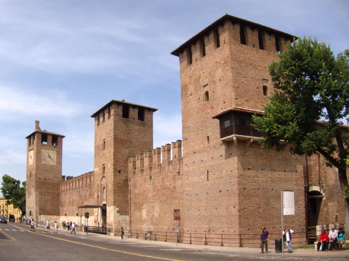 Castle View Lodge Intero Appartamento Verona Centro Storico ภายนอก รูปภาพ