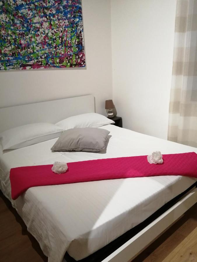 Castle View Lodge Intero Appartamento Verona Centro Storico ภายนอก รูปภาพ